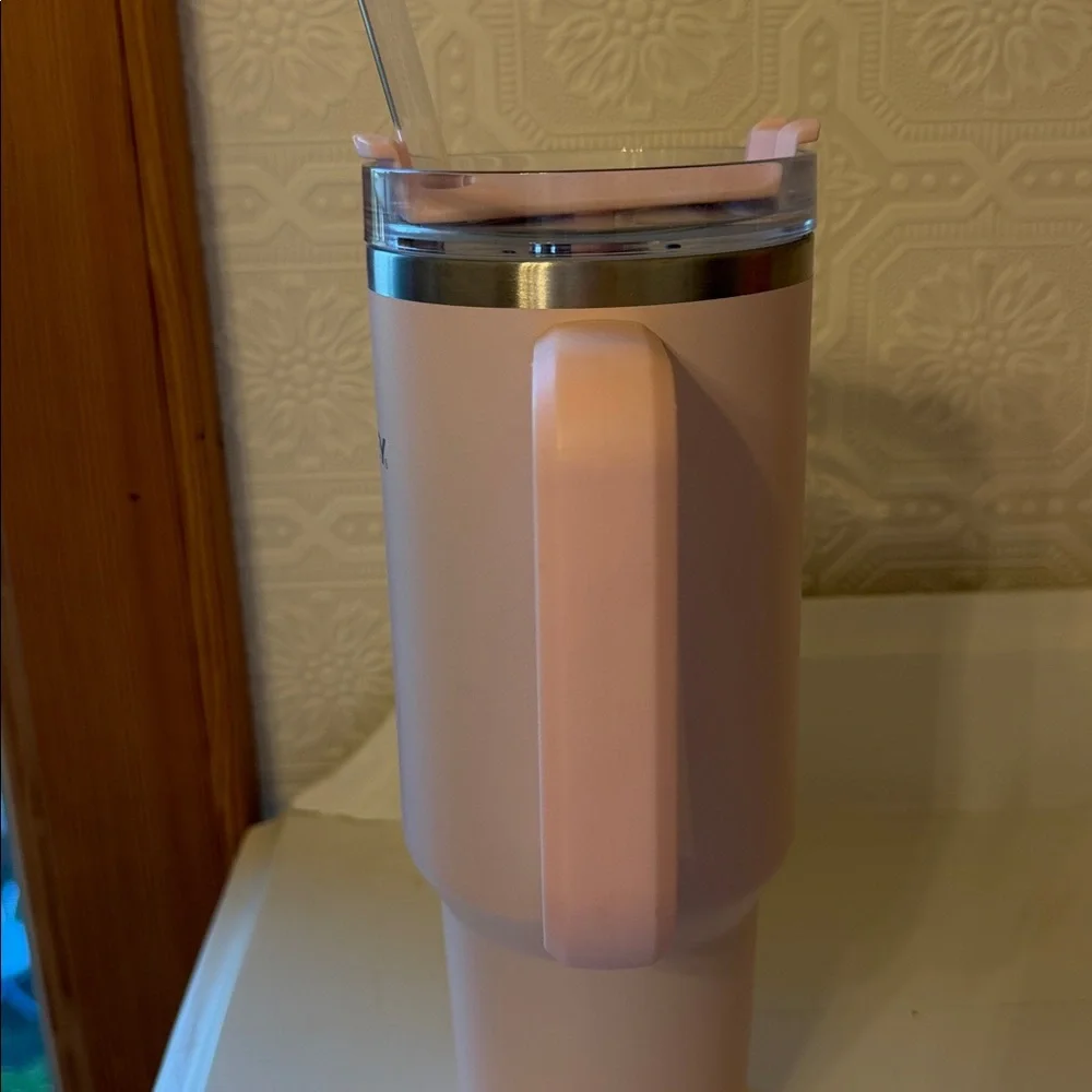 Stanley Blush Pink 40oz Adventure Quencher with Handle - Picture 4 of 5